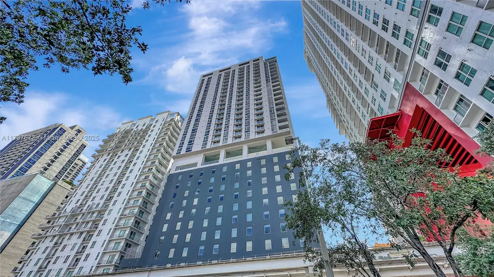 1 bedroom 1 bath Residential for sale at 227 NE 2nd St # 3002, Miami FL 33132