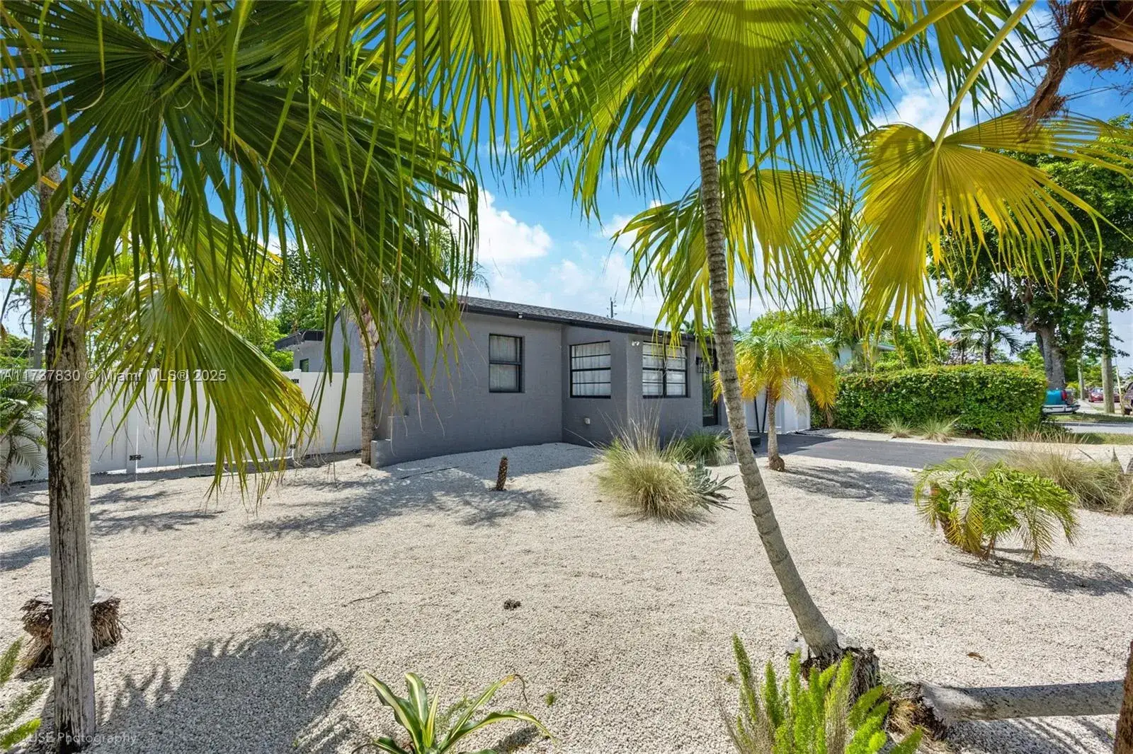 3 bedroom 2 bath Residential for sale at 1401 SW 3rd Ave, Dania Beach FL 33004