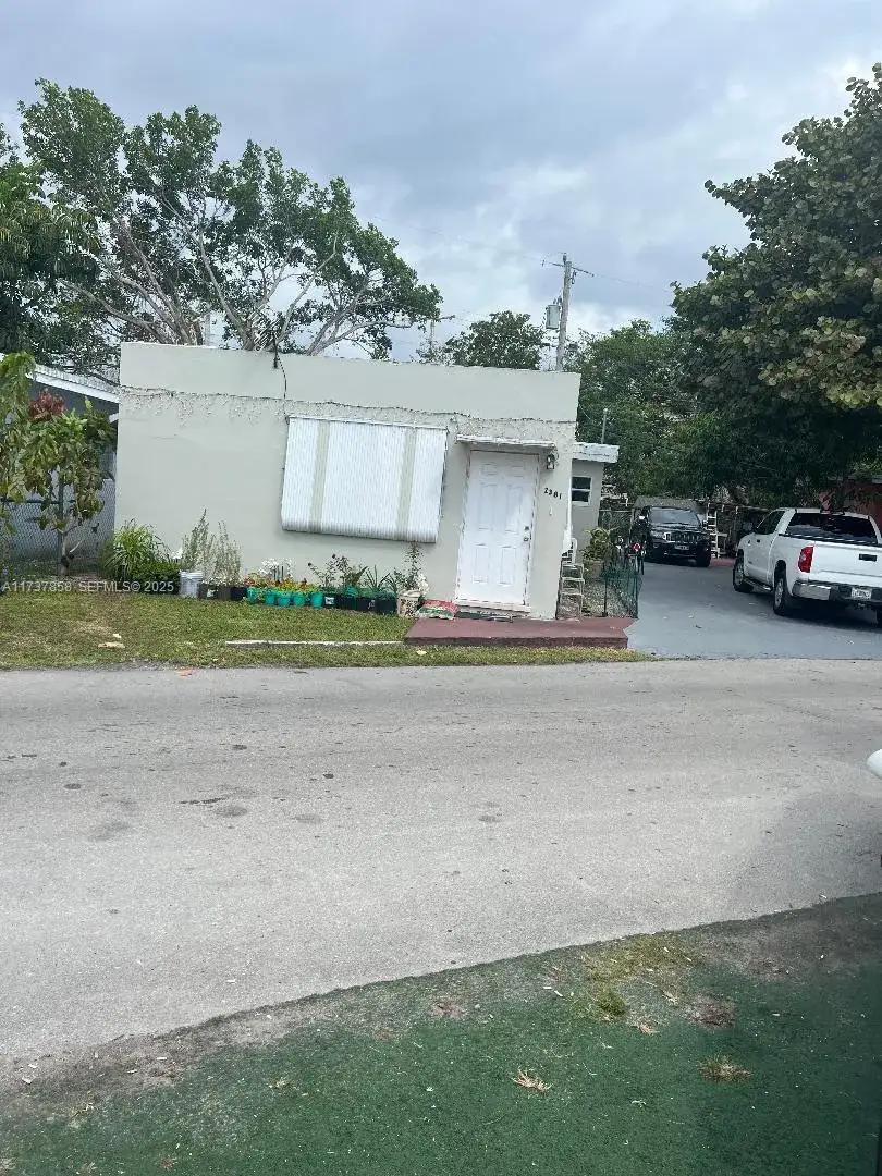 2 bedroom 1 bath Residential for sale at 2381 NE 137 ST, North Miami Beach FL 33181