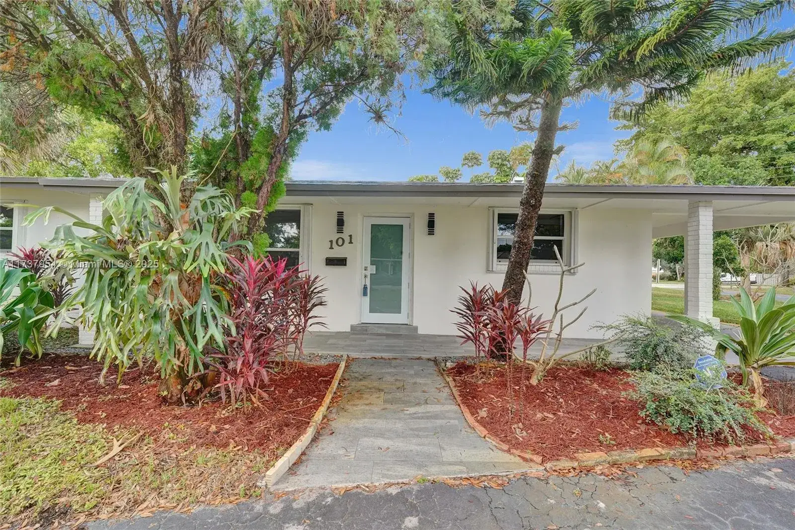 4 bedroom 2 bath Residential for sale at 101 SW 53rd Ave, Plantation FL 33317