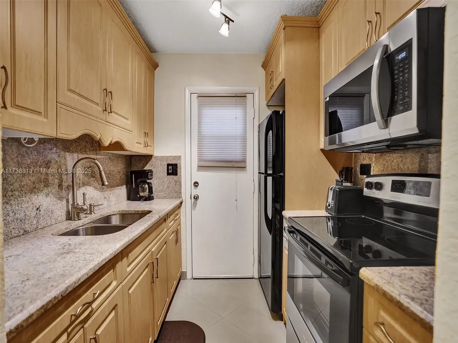 1 bedroom 1 bath Residential for sale at 16701 NE 13th Ave # 209, Miami FL 33162
