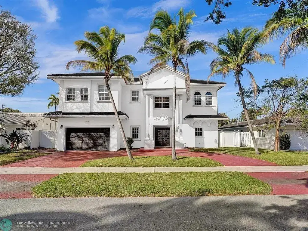 6 bedroom 5 bath Residential for sale at 2319 NE 35th Dr, Fort Lauderdale FL 33308
