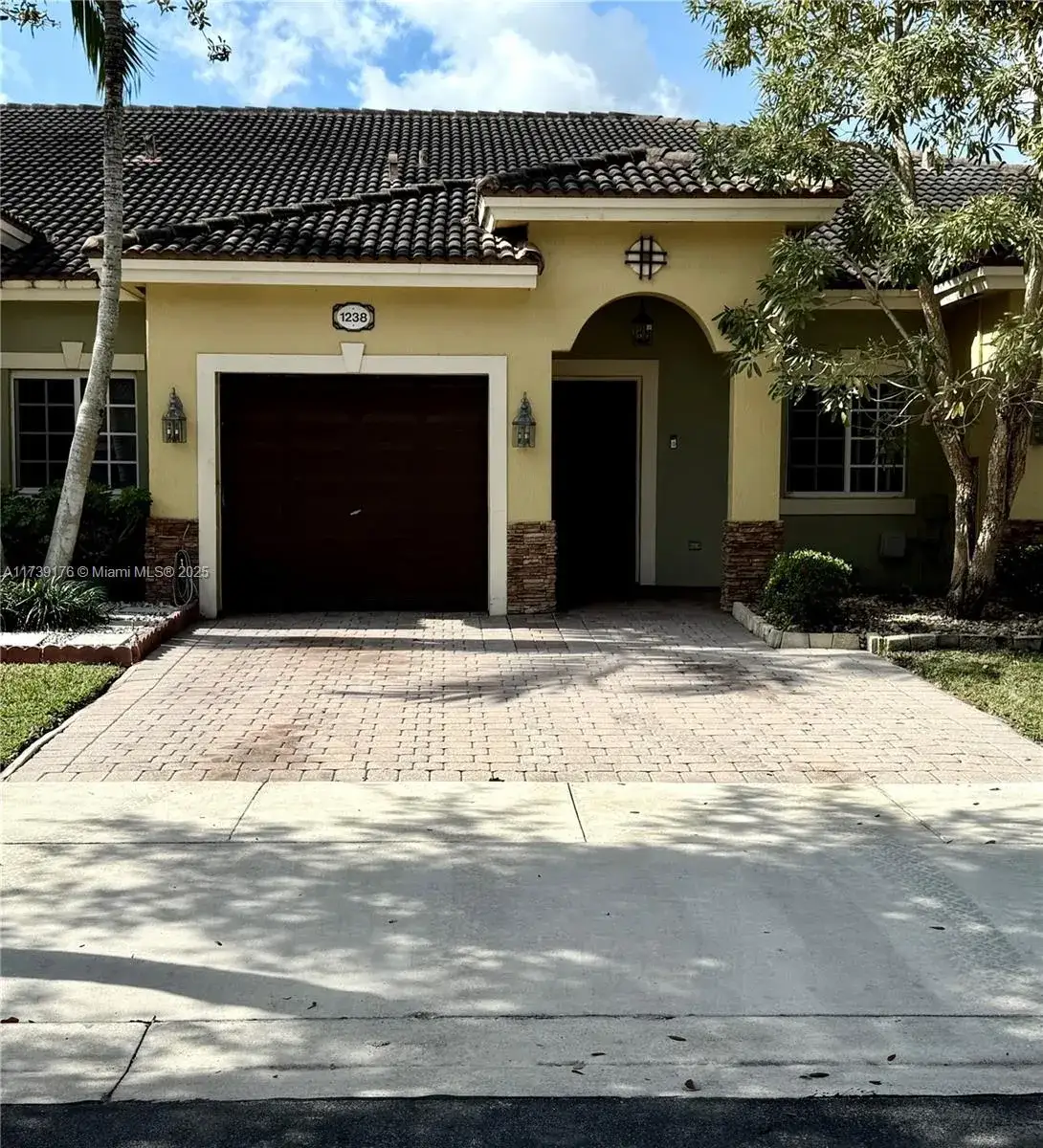 2 bedroom 2 bath Residential for sale at 1238 NE 32nd Ter, Homestead FL 33033