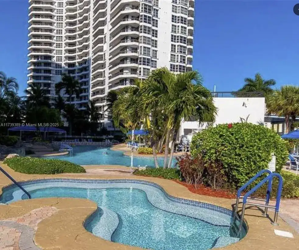 2 bedroom 2 bath Residential for sale at 3530 Mystic Pointe Dr # 1512, Aventura FL 33180