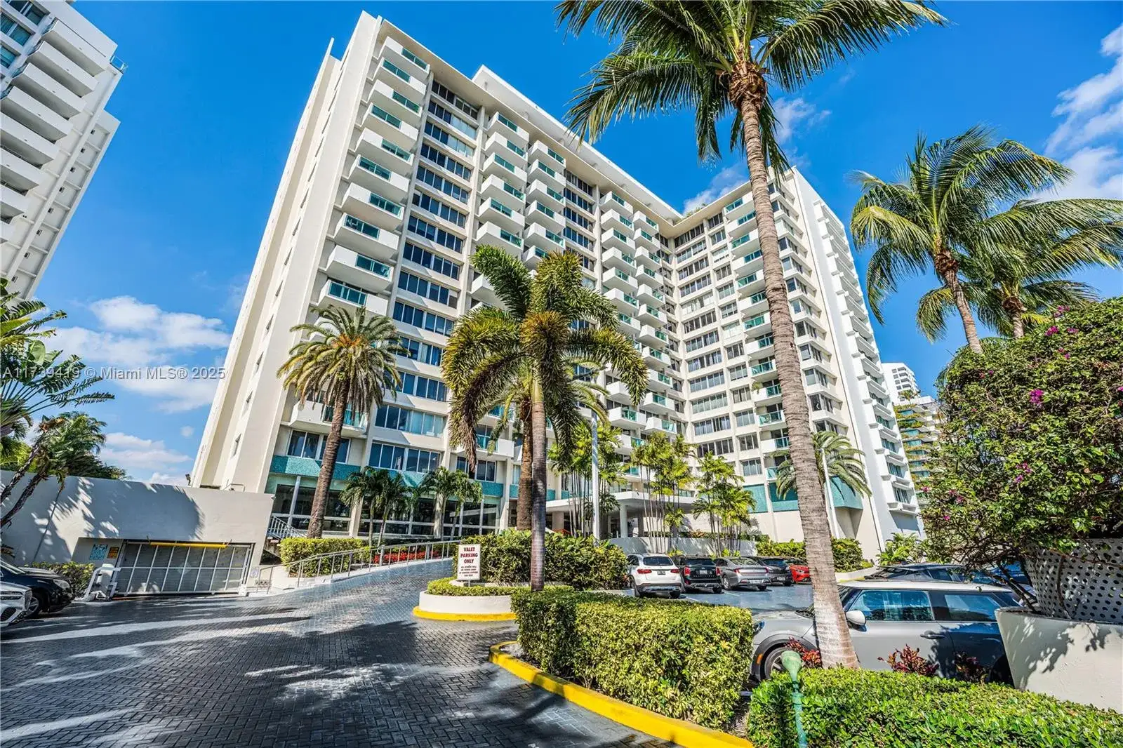 1 bedroom 1 bath Residential for sale at 1200 West Ave # 15, Miami Beach FL 33139