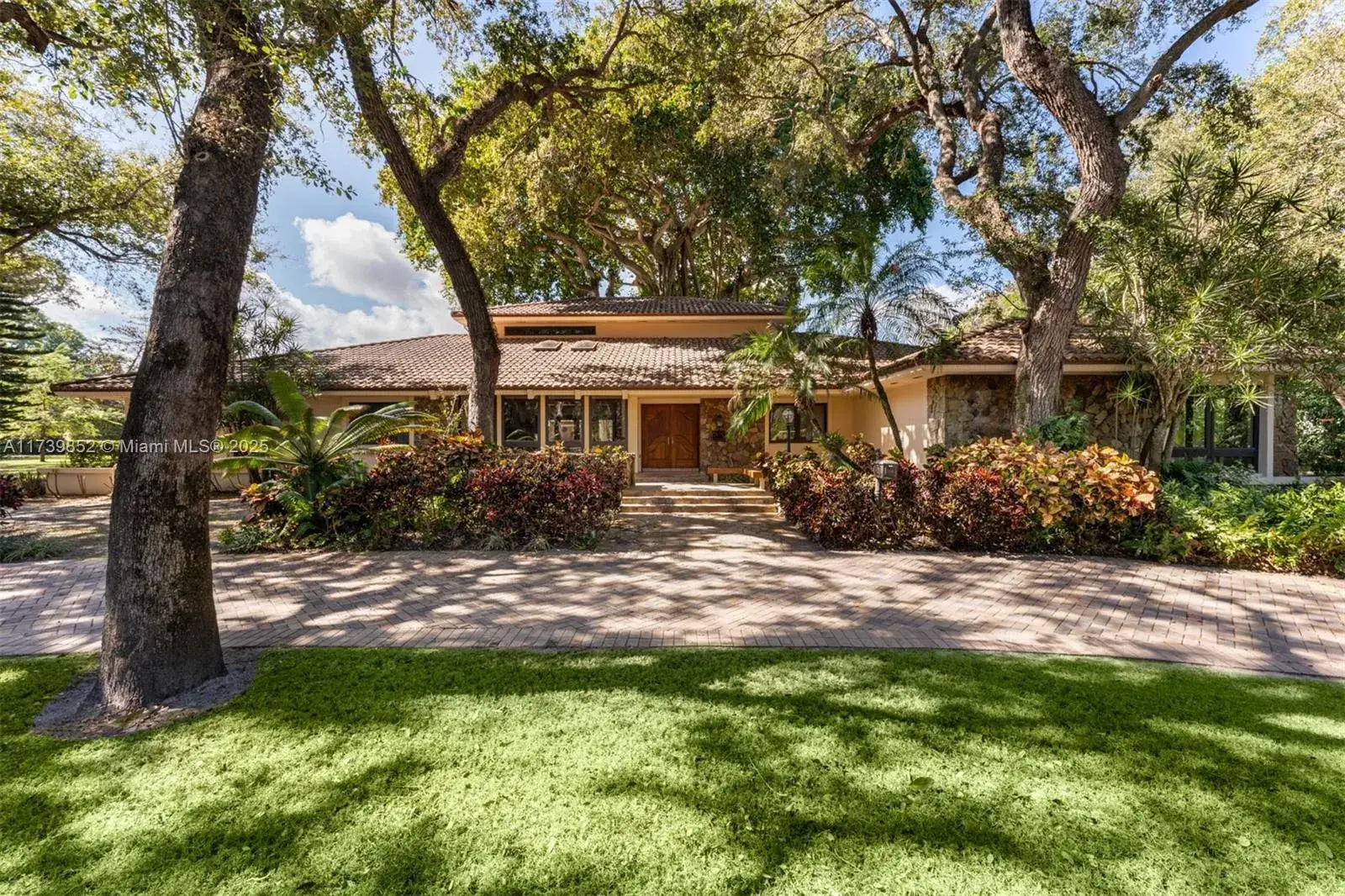 7 bedroom 5 bath Residential for sale at 9490 Old Cutler Ln, Coral Gables FL 33156
