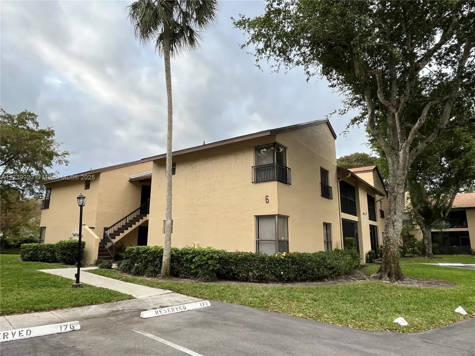 2 bedroom 2 bath Residential for sale at 3717 Cocoplum Cir # 3547, Coconut Creek FL 33063