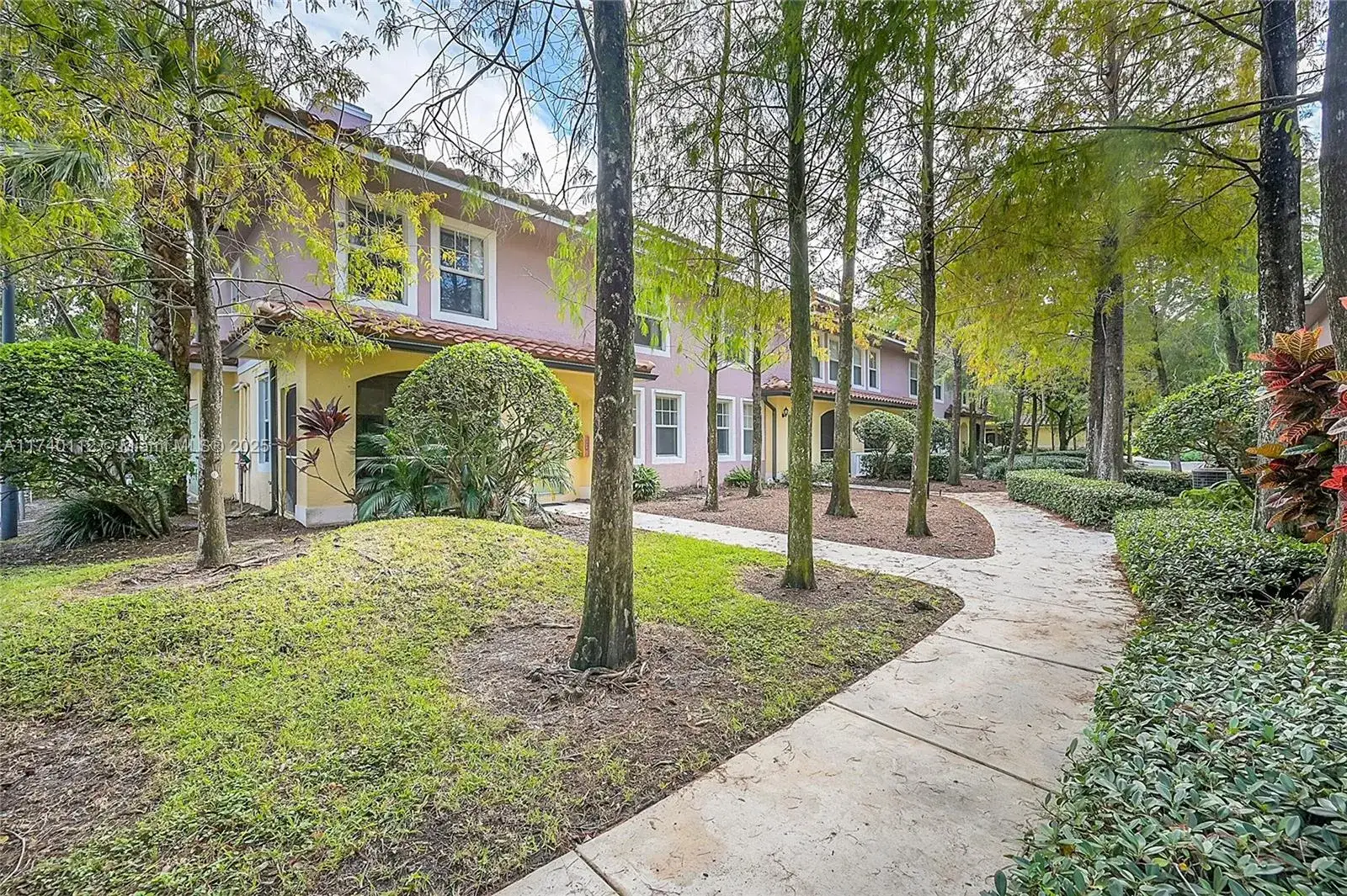 2 bedroom 2 bath Residential for sale at 6452 W Sample Rd # 6452, Coral Springs FL 33067