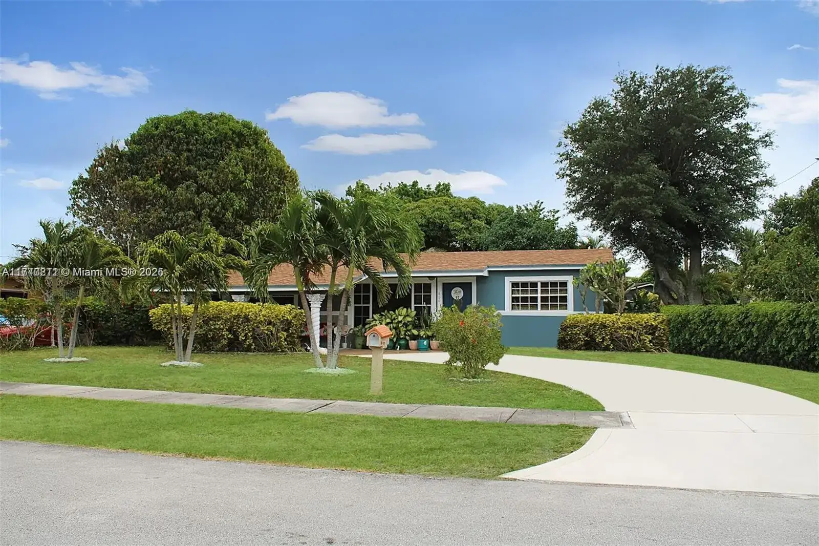 3 bedroom 2 bath Residential for sale at 800 NW 176th Ter, Miami Gardens FL 33169