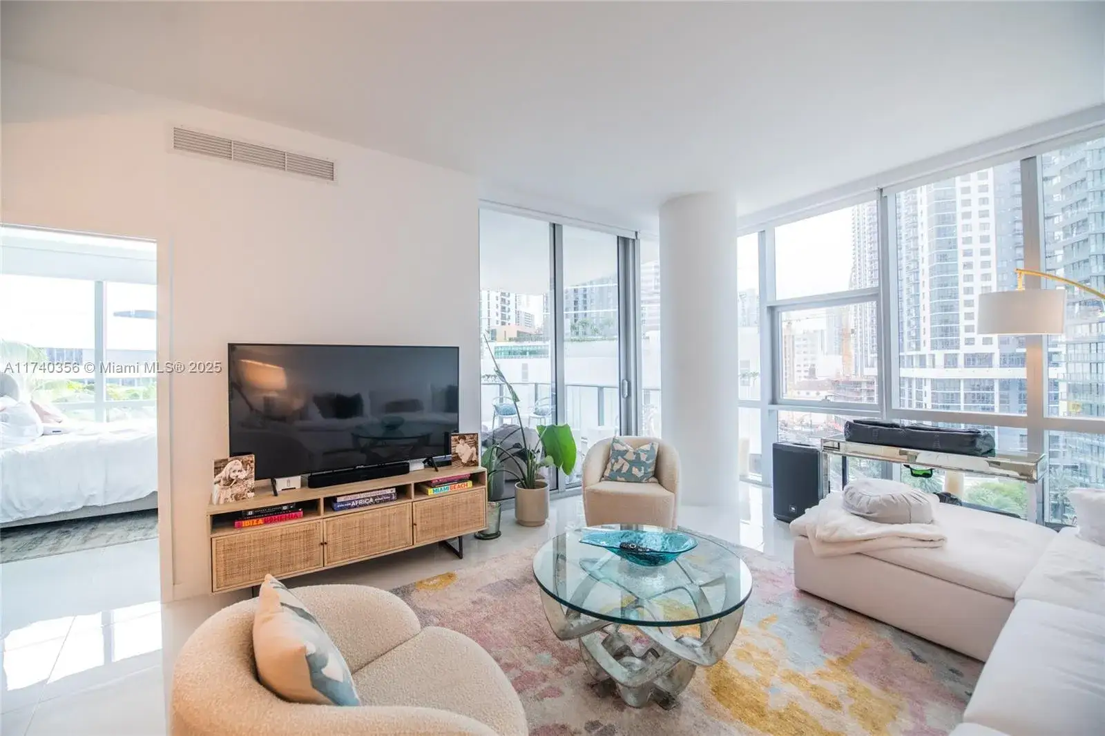 3 bedroom 4 bath Residential for sale at 851 NE 1st Ave # 811, Miami FL 33132