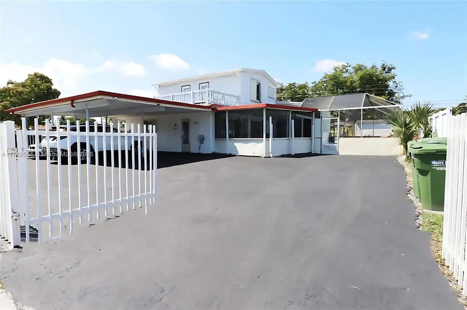 2 bedroom 1 bath Residential Lease for rent at 141 Mcarthur Pkwy # B, Pembroke Pines FL 33024