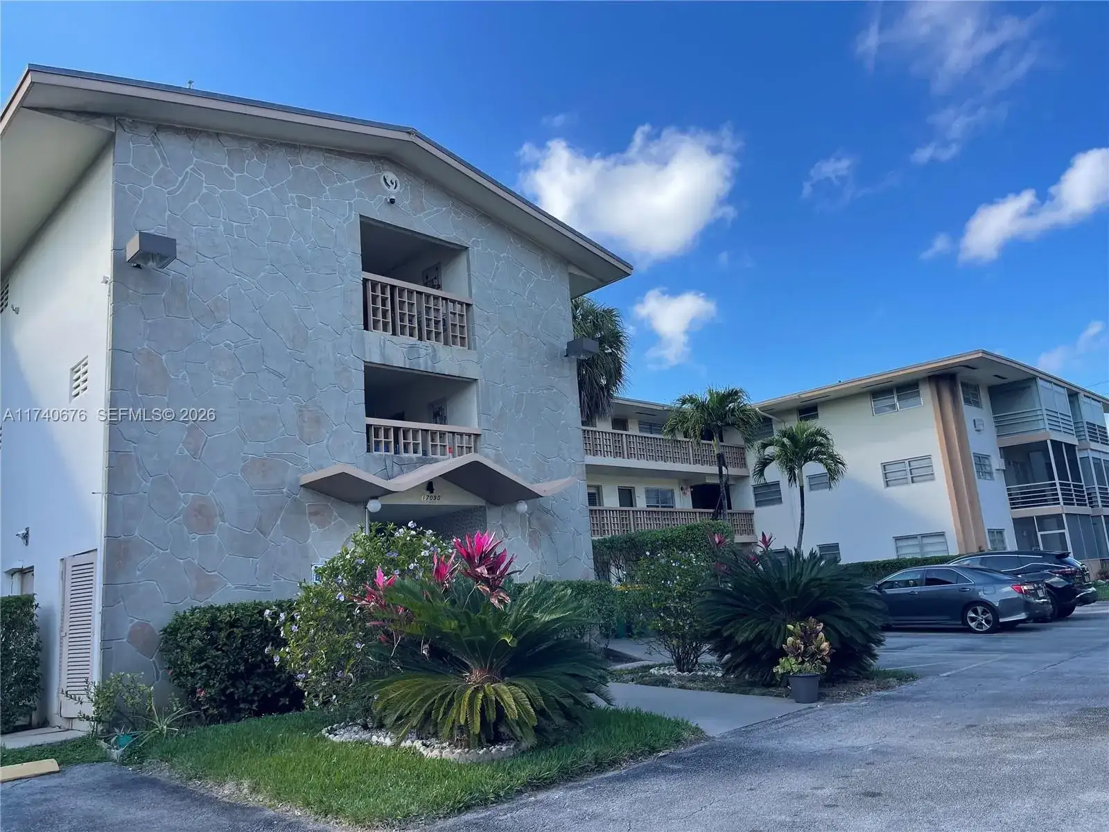 2 bedroom 1 bath Residential for sale at 17090 NE 14th Ave # 314, Miami FL 33162