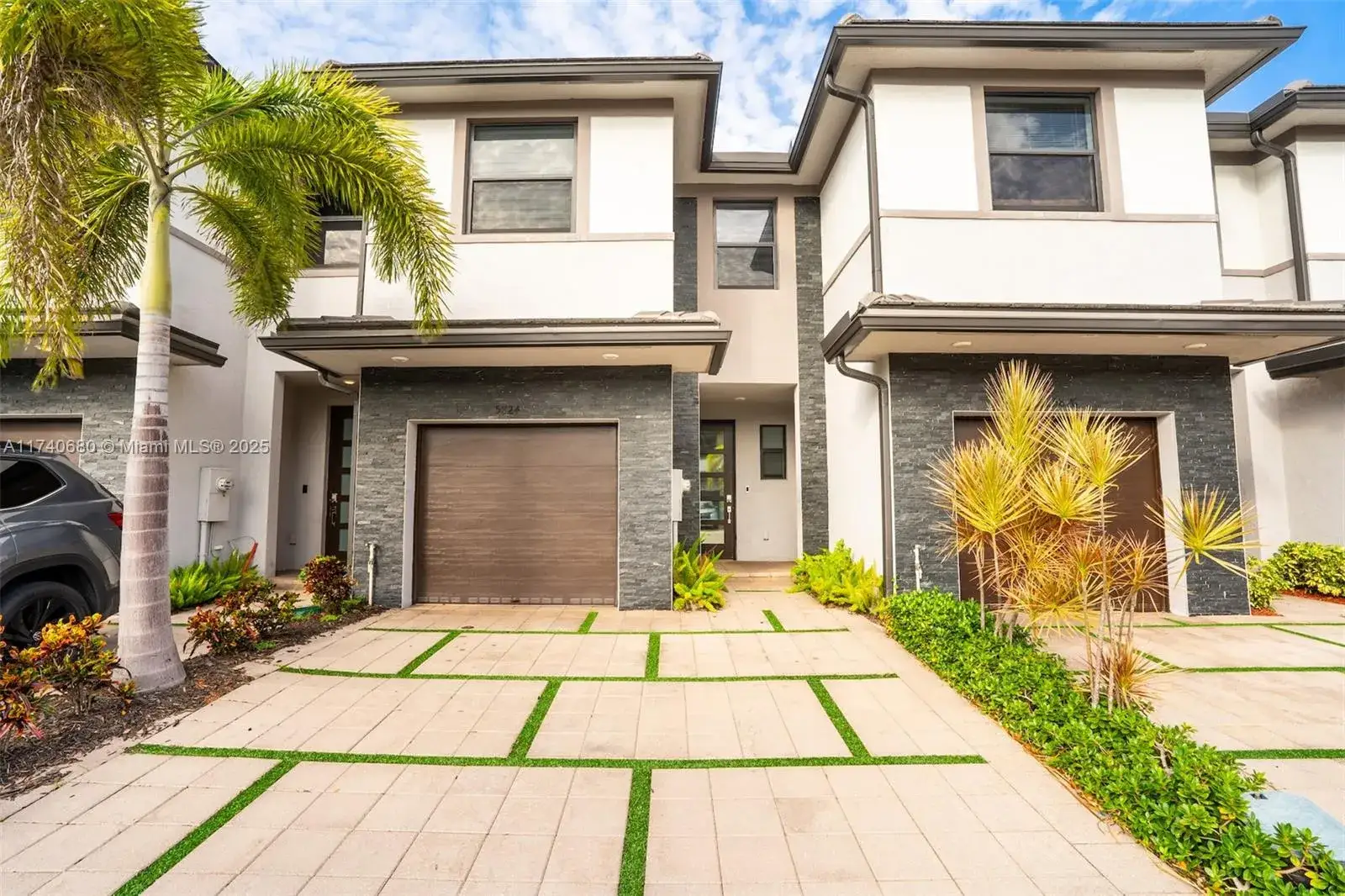 3 bedroom 2 bath Residential Lease for rent at 15824 NW 91st Ct # 0, Miami Lakes FL 33018