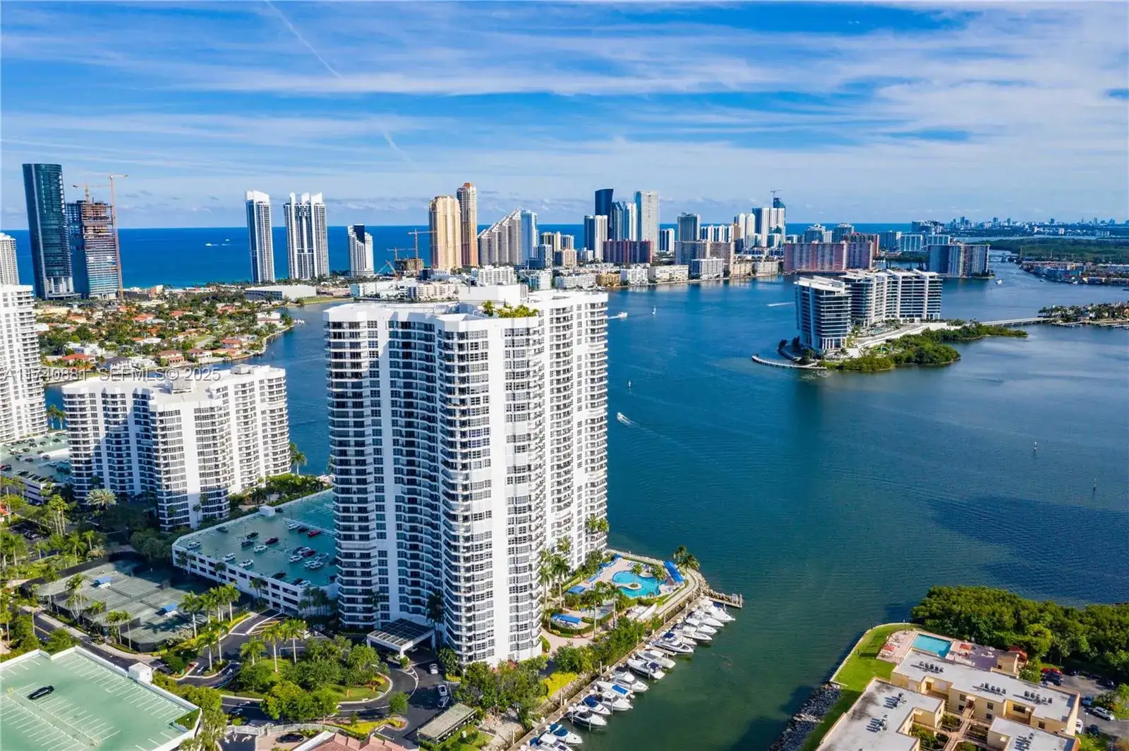2 bedroom 2 bath Residential for sale at 3530 Mystic Pointe Dr # 1513, Aventura FL 33180