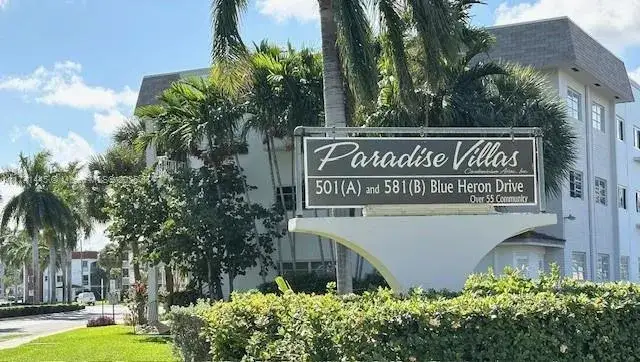 581 Blue Heron Dr # B, Hallandale Beach FL 33009