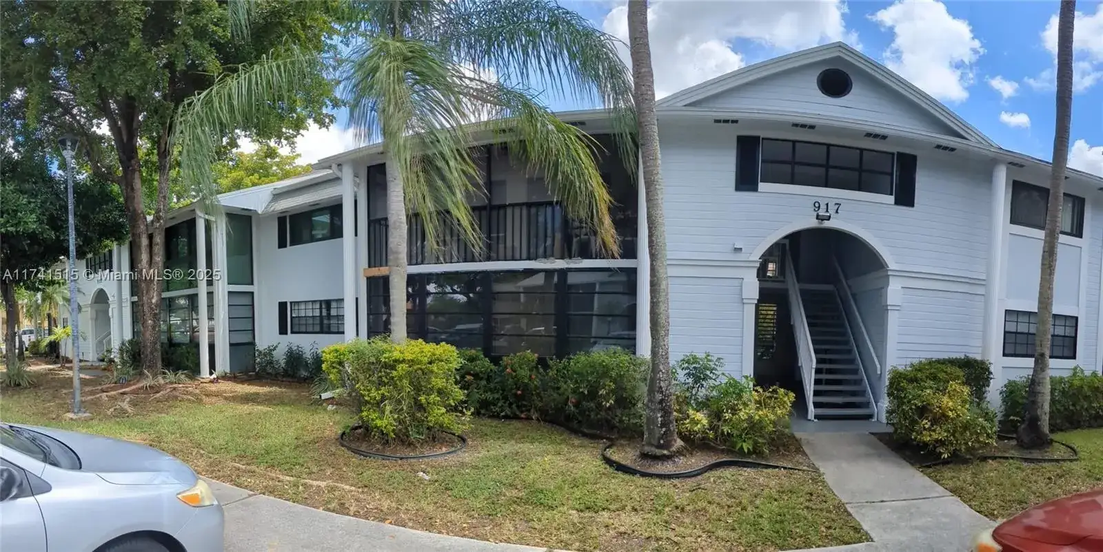 1 bedroom 1 bath Residential for sale at 917 NE 199th St # 206, Miami FL 33179