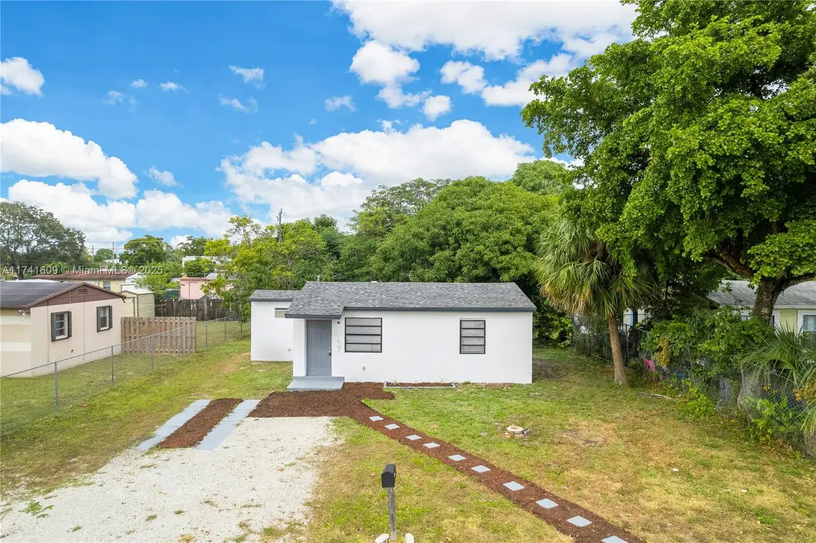 2 bedroom 1 bath Residential for sale at 2337 NW 15th St, Fort Lauderdale FL 33311