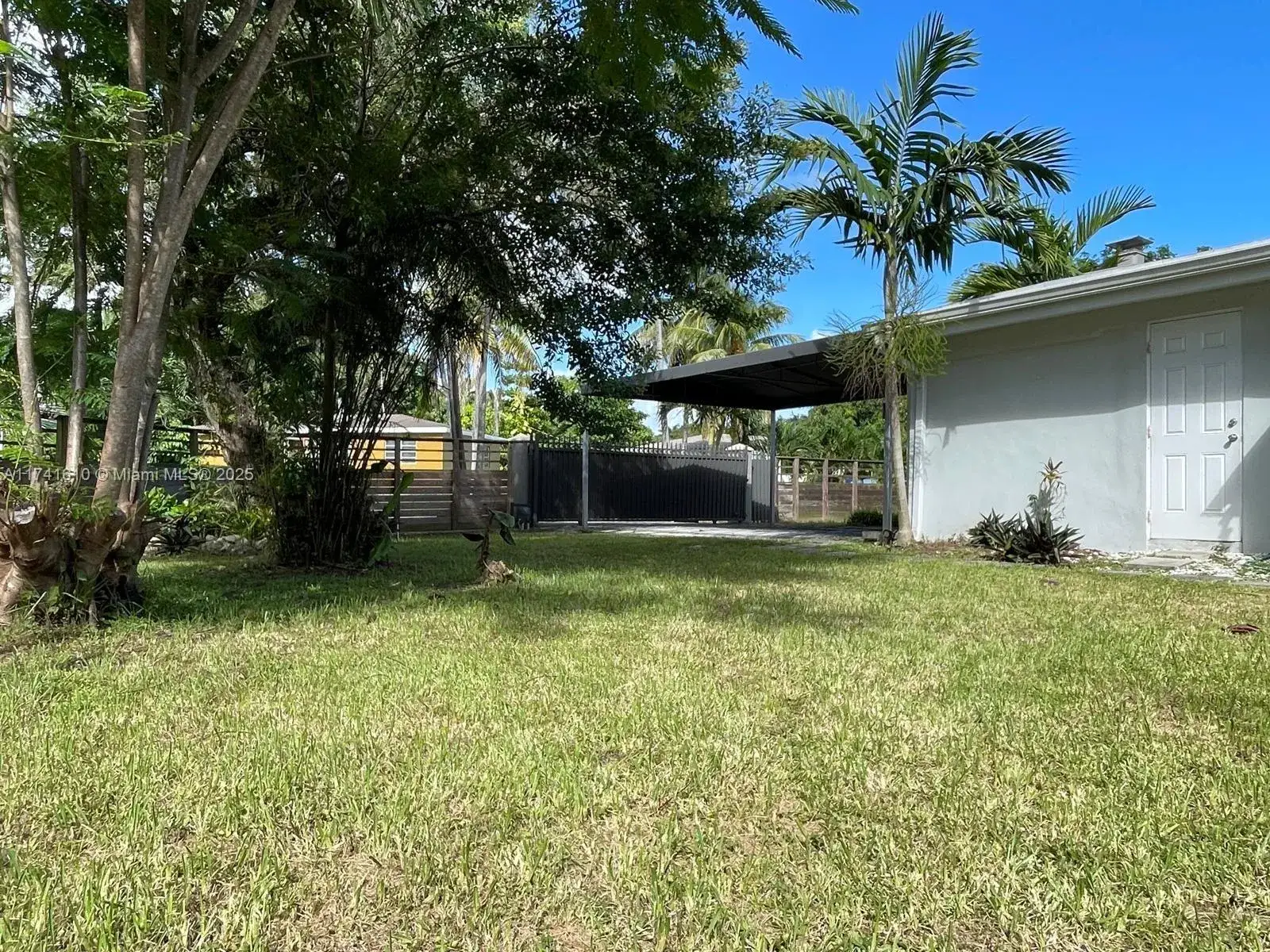 2 bedroom 1 bath Residential for sale at 6126 SW 61st St, South Miami FL 33143