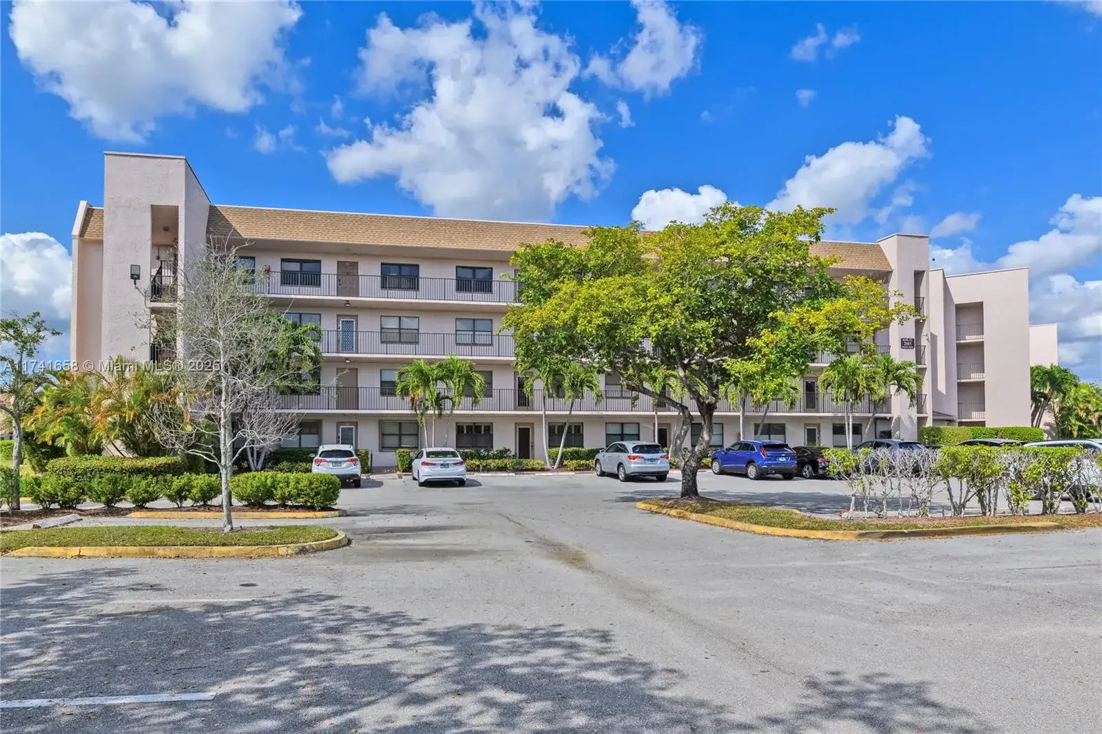 2 bedroom 2 bath Residential for sale at 2981 N Nob Hill Rd # 405, Sunrise FL 33322