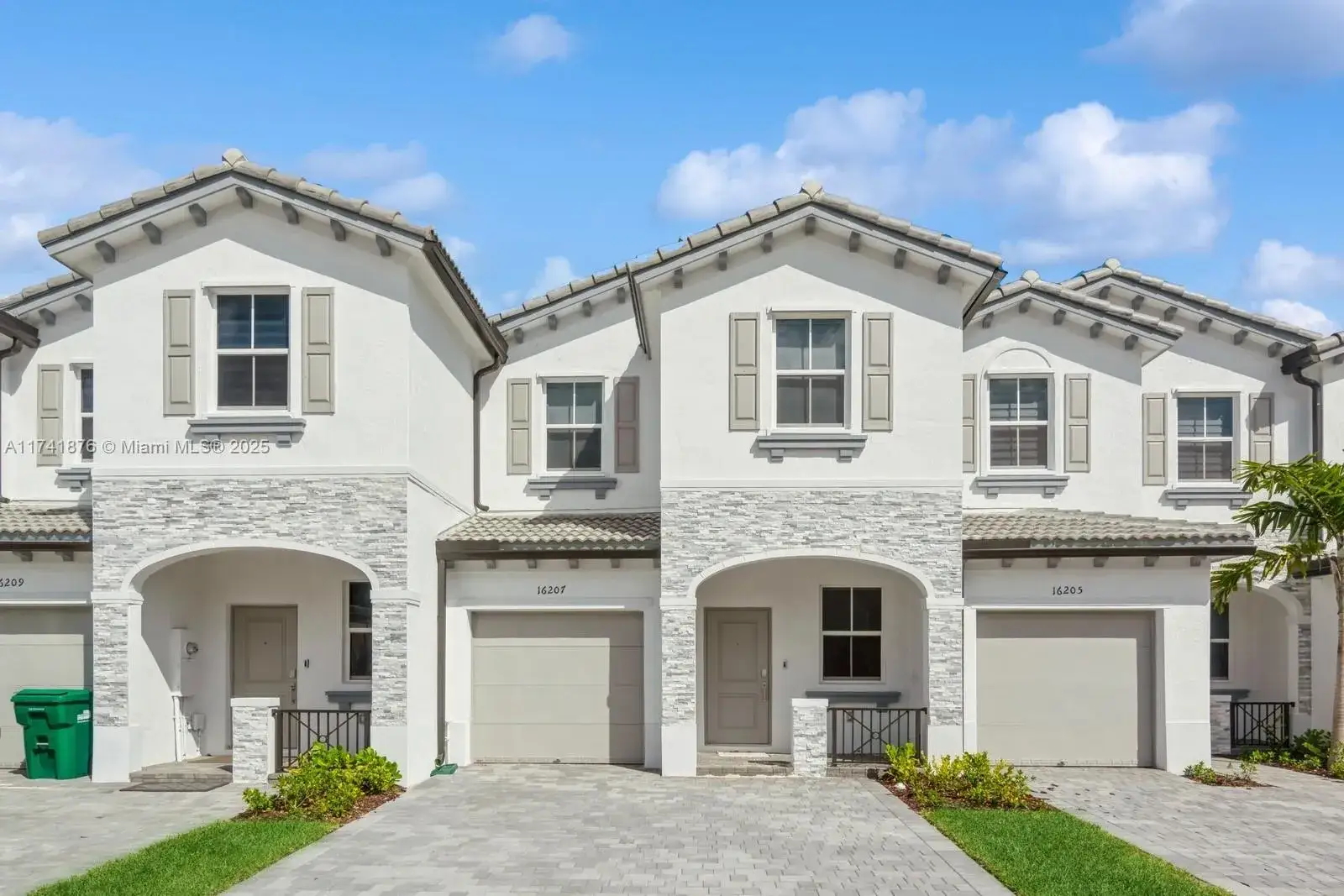3 bedroom 2 bath Residential for sale at 16207 SW 288th Ter, Homestead FL 33033