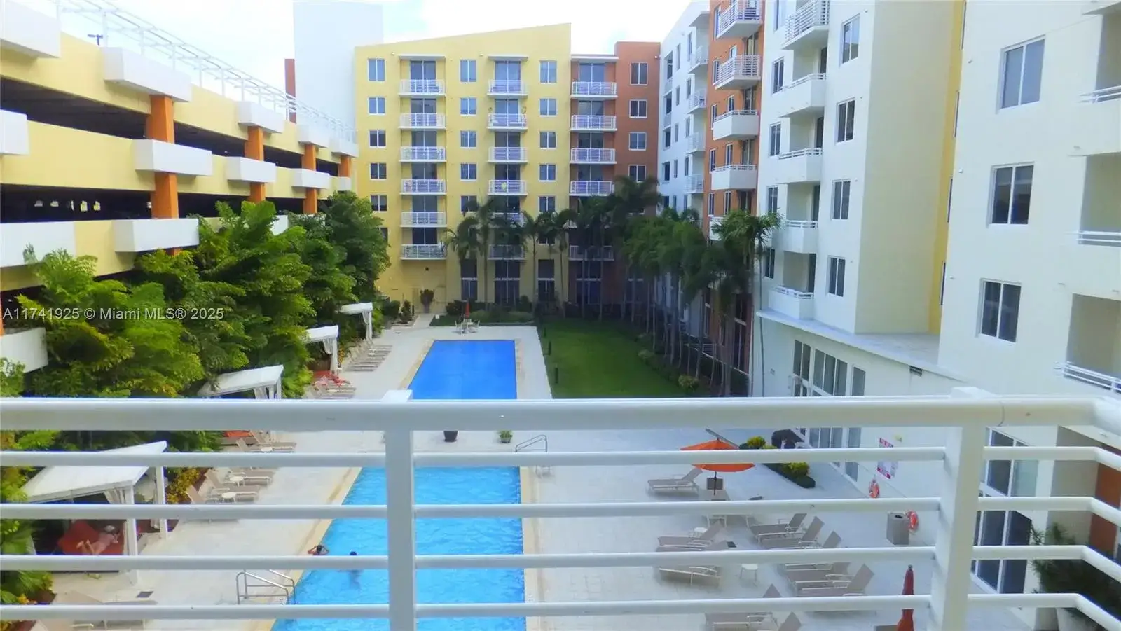 2 bedroom 2 bath Residential for sale at 2775 NE 187th St # 329, Aventura FL 33180