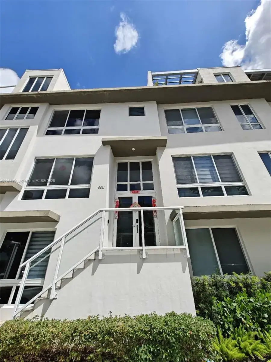 3 bedroom 4 bath Residential Lease for rent at 6661 NW 105th Ct # 6661, Doral FL 33178