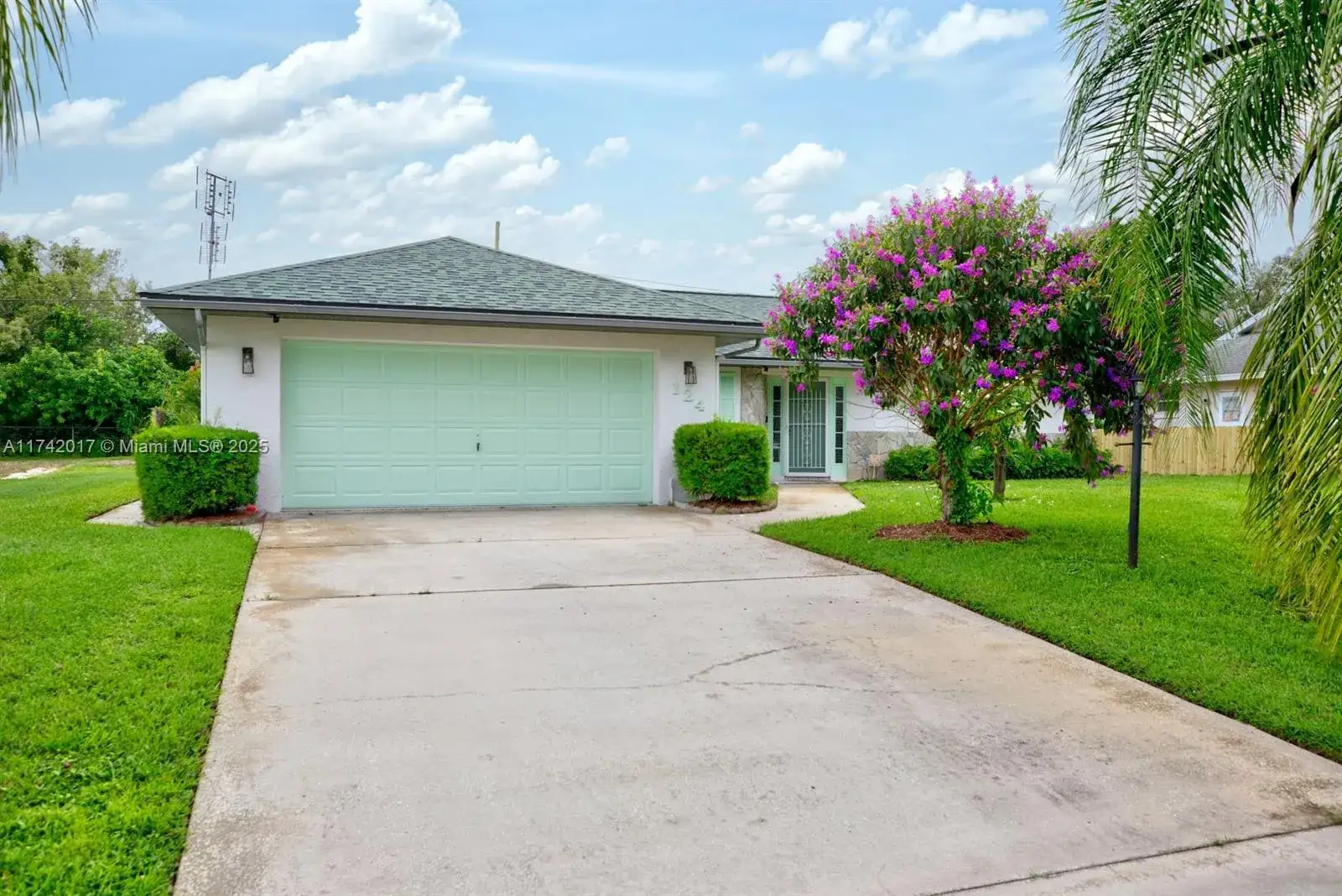 2 bedroom 2 bath Residential for sale at 124 Lemon Road NW, Lake Placid FL 33852