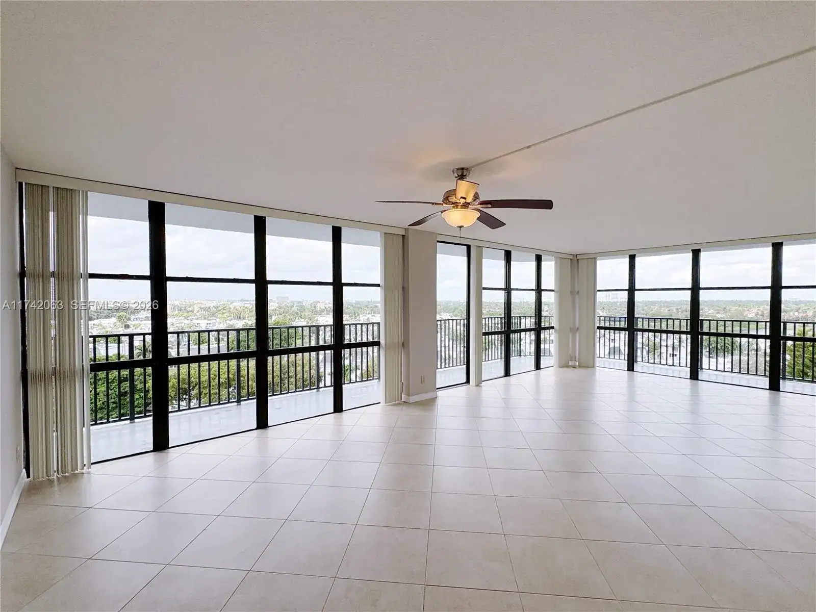 2 bedroom 2 bath Residential for sale at 800 Parkview Dr # 909, Hallandale Beach FL 33009
