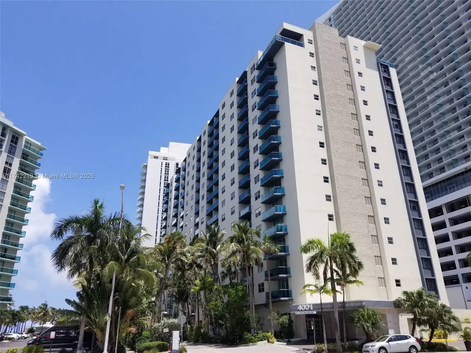 1 bedroom 1 bath Residential Lease for rent at 4001 S Ocean Dr # 4H, Hallandale Beach FL 33019