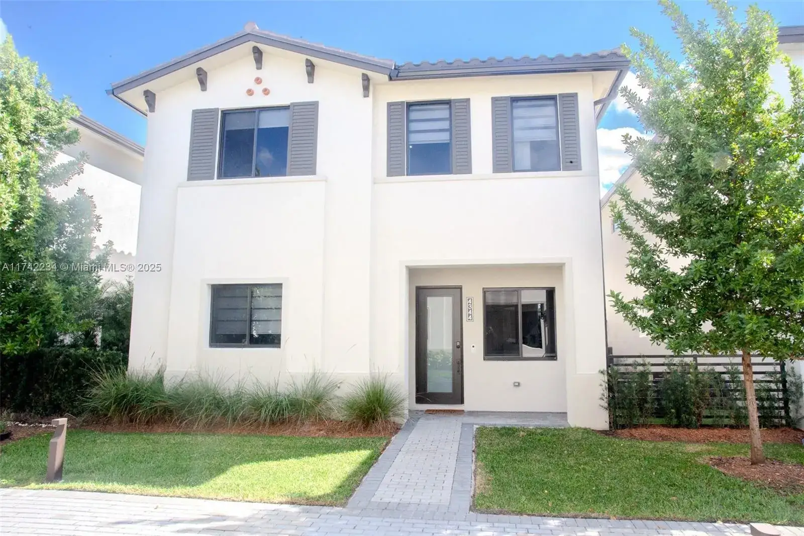 4 bedroom 3 bath Residential for sale at 4344 NW 80th Ct, Doral FL 33166