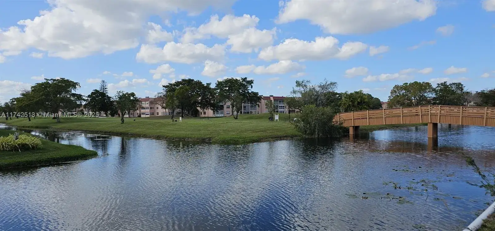 2 bedroom 2 bath Residential for sale at 9380 Sunrise Lakes Blvd # 103, Sunrise FL 33322