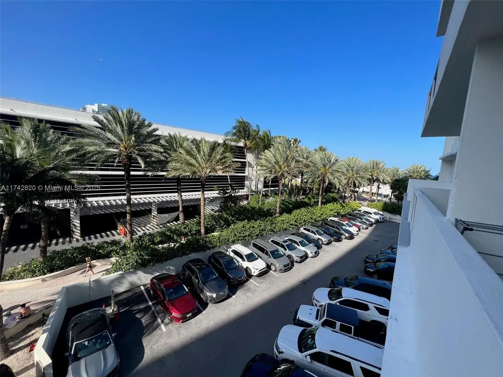 1 bedroom 1 bath Residential Lease for rent at 100 Lincoln Rd # 343, Miami Beach FL 33139