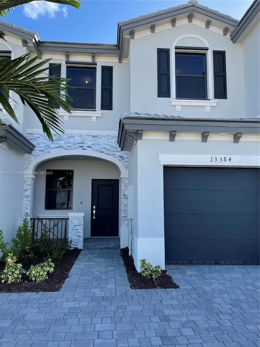 3 bedroom 2 bath Residential for sale at 13384 SW 287th St, Homestead FL 33033
