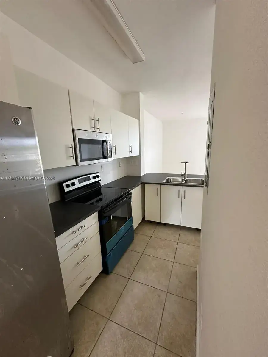 3 bedroom 2 bath Residential Lease for rent at 2819 SE 1st Dr # 9, Homestead FL 33033