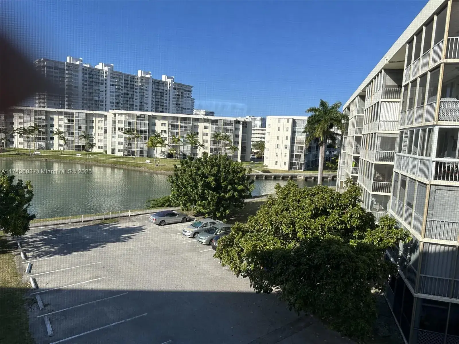 2 bedroom 2 bath Residential for sale at 2903 Point East Dr # K414, Aventura FL 33160