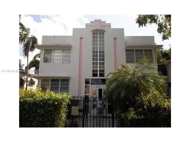 1 bedroom 1 bath Residential for sale at 1525 Meridian Ave # 104, Miami Beach FL 33139