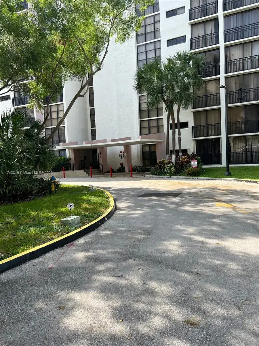 2 bedroom 2 bath Residential for sale at 16909 N Bay Rd # 310, Sunny Isles Beach FL 33160