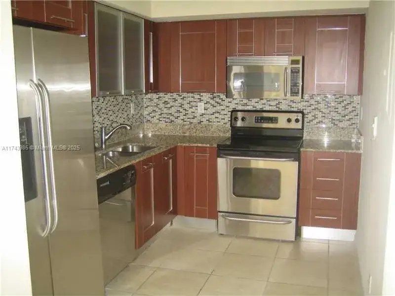2 bedroom 2 bath Residential for sale at 3300 NE 191st St # 1708, Aventura FL 33180