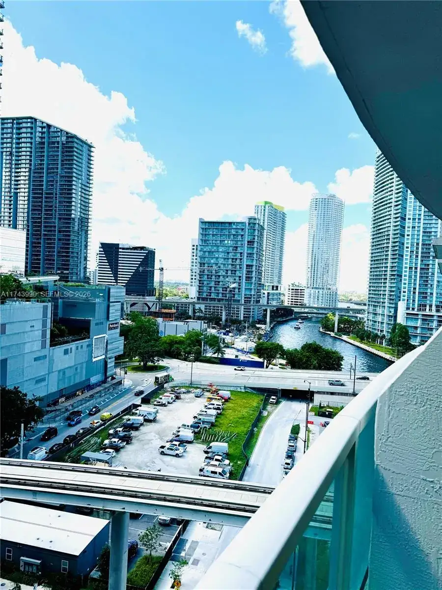 2 bedroom 2 bath Residential for sale at 41 SE 5th St # 808, Miami FL 33131