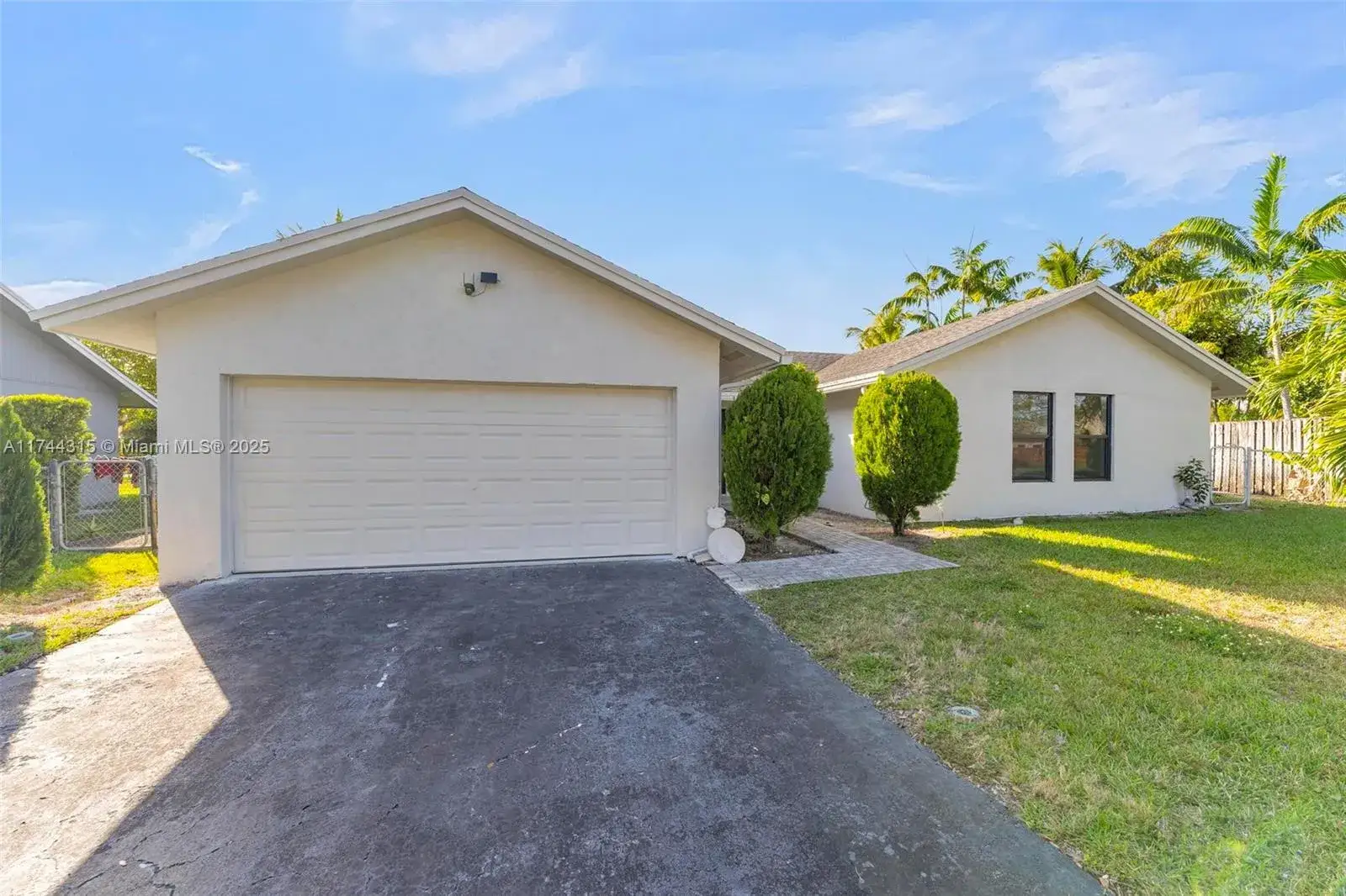 3 bedroom 2 bath Residential for sale at 4299 NW 18th Ter, Oakland Park FL 33309
