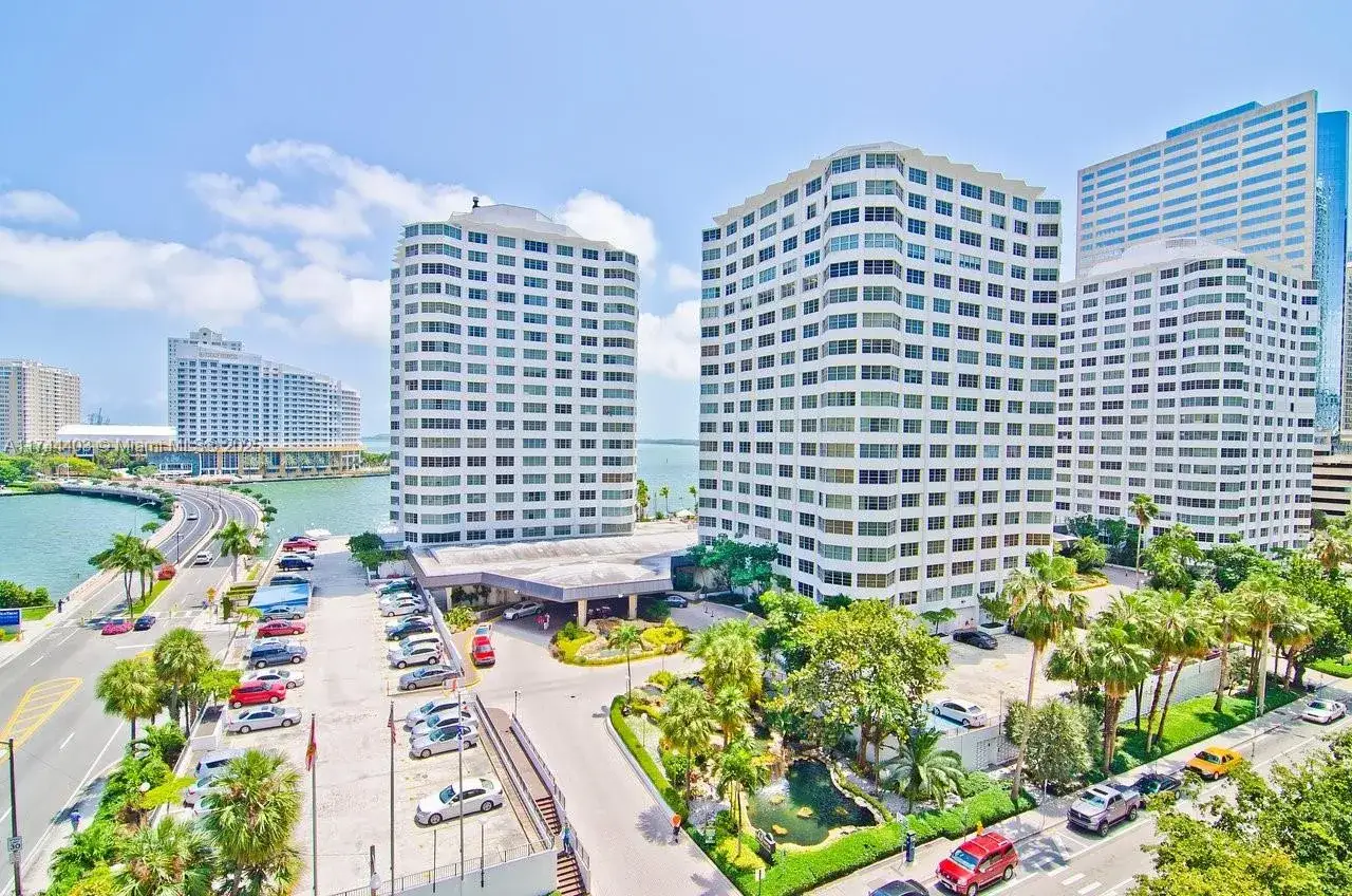 1 bedroom 1 bath Residential Lease for rent at 825 Brickell Bay Dr # 849, Miami FL 33131