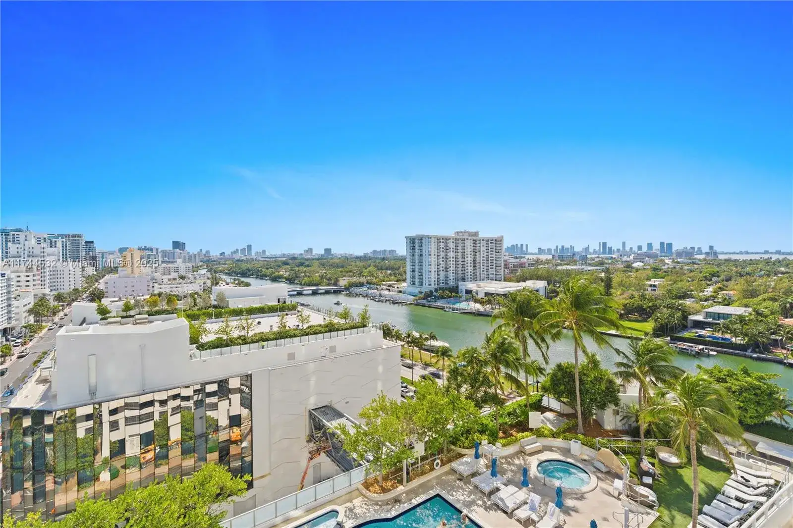 1 bedroom 2 bath Residential for sale at 4401 COLLINS AV # 1206, Miami Beach FL 33140