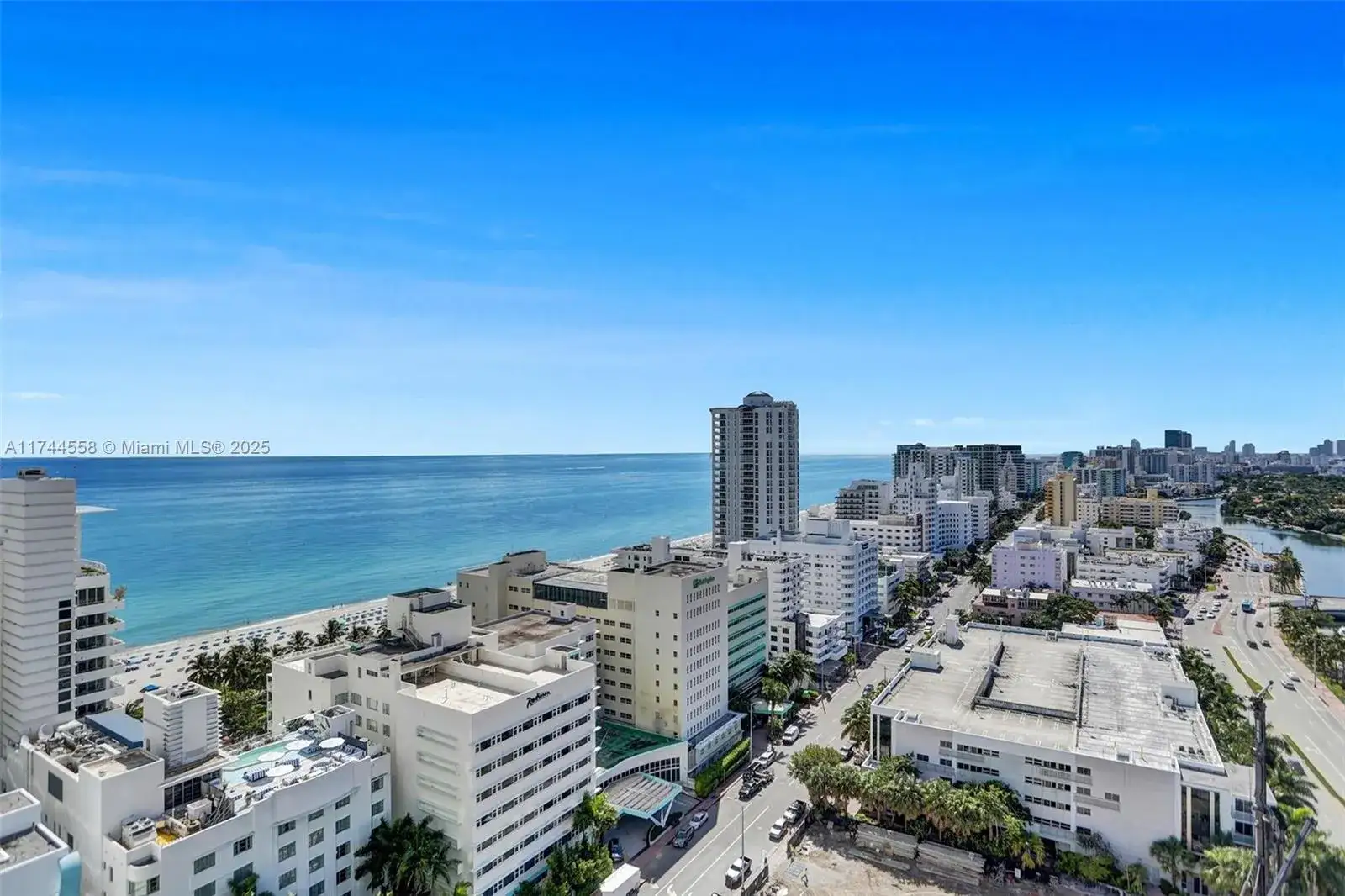 2 bedroom 3 bath Residential for sale at 4401 Collins Ave, Miami Beach FL 33140
