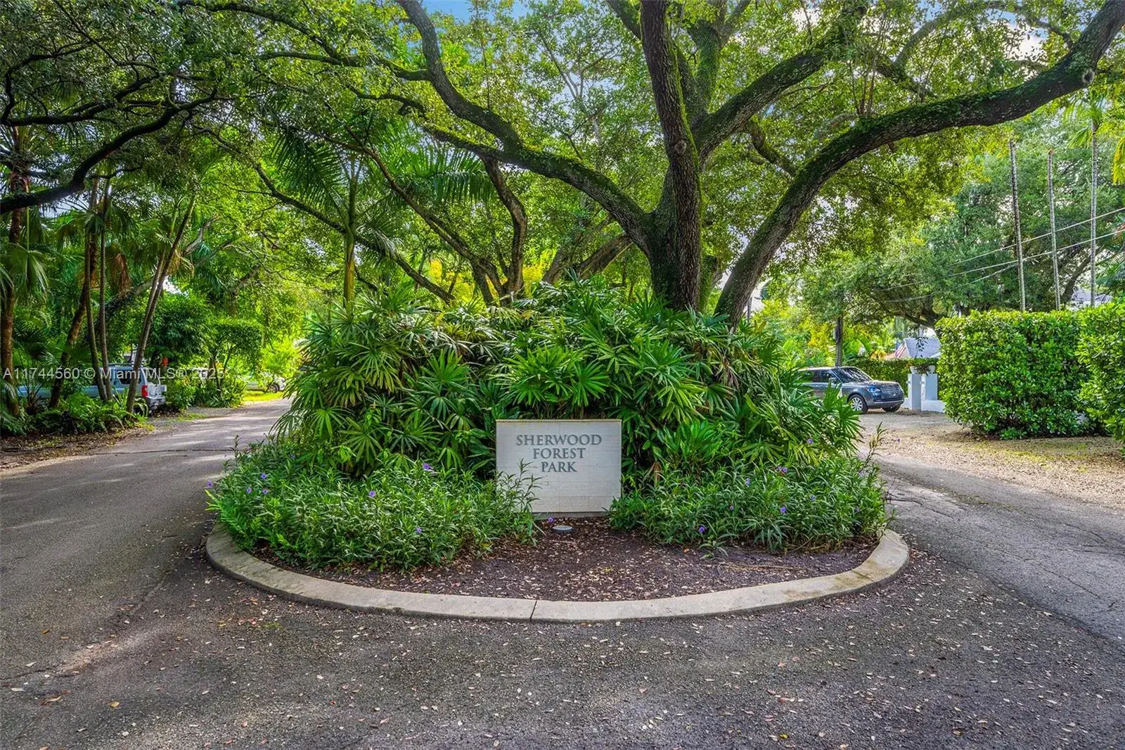 1 bedroom 1 bath Residential Lease for rent at 236 NE 85th St, El Portal FL 33138