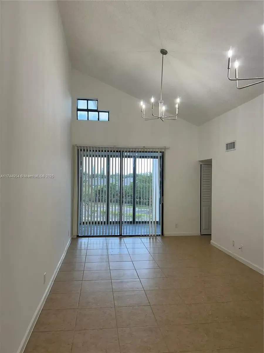 2 bedroom 2 bath Residential Lease for rent at 212 Lake Pointe Dr # 302, Oakland Park FL 33309