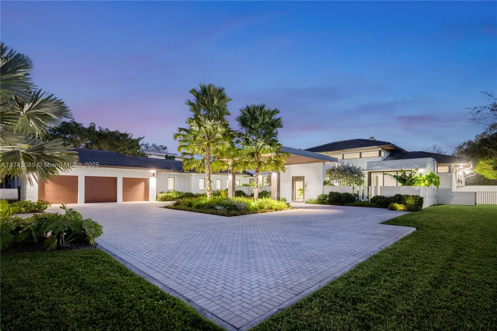 5 bedroom 6 bath Residential for sale at 6240 SW 116th St, Pinecrest FL 33156