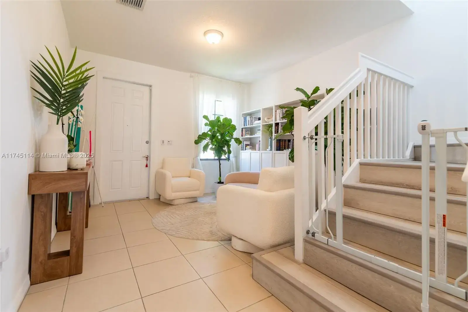 3 bedroom 2 bath Residential for sale at 686 NE 191st Ter, Miami FL 33179