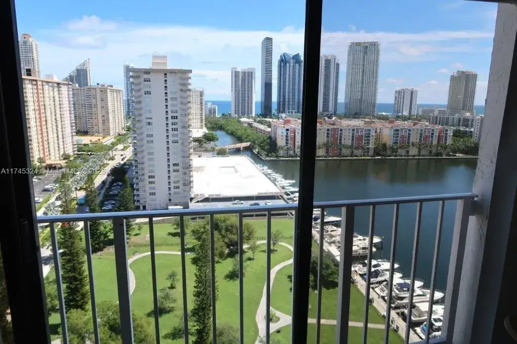 1 bath Residential Lease for rent at 290 174th St # 2015, Sunny Isles Beach FL 33160