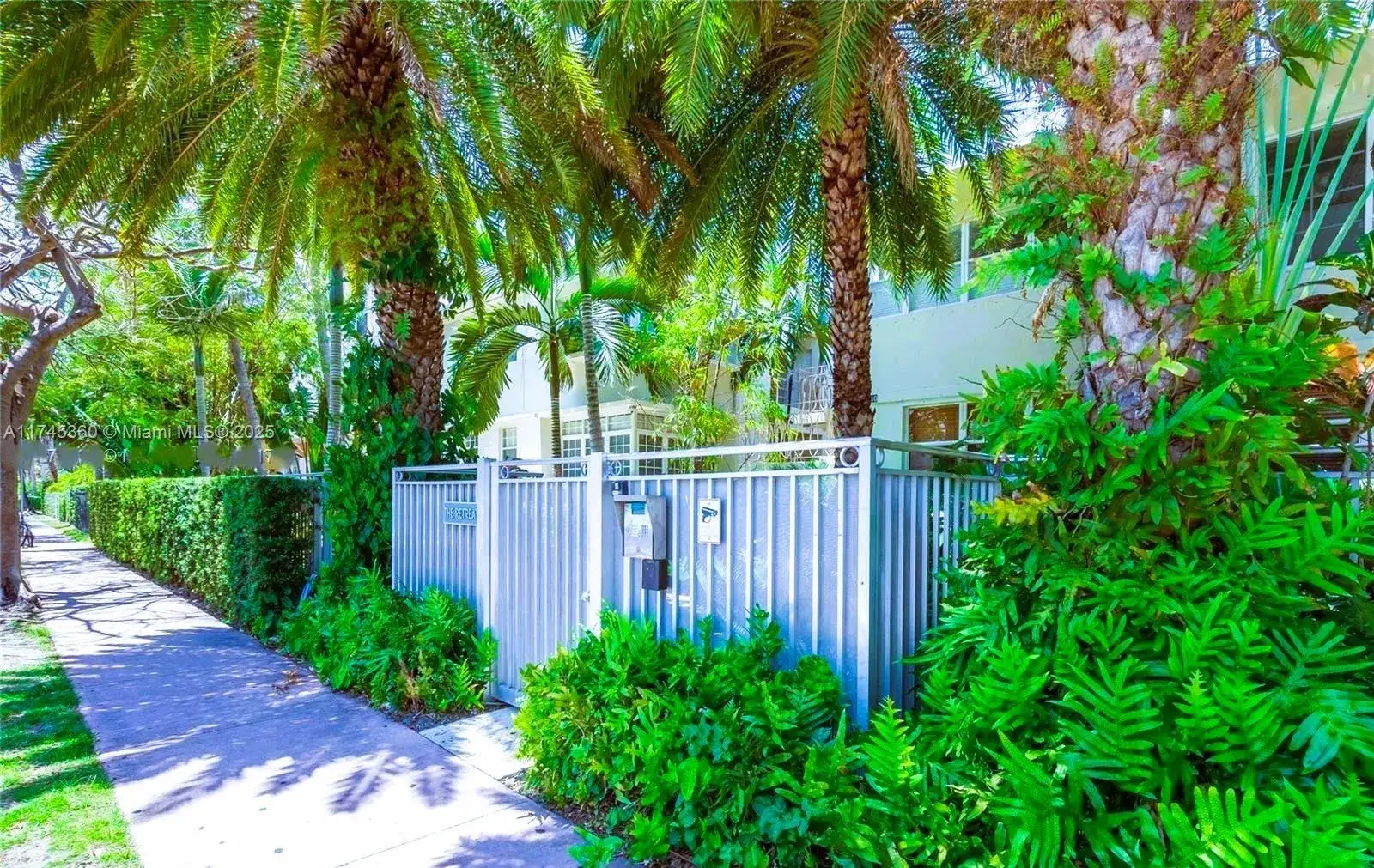 1 bedroom 1 bath Residential for sale at 1340 Drexel Ave # 301, Miami Beach FL 33139