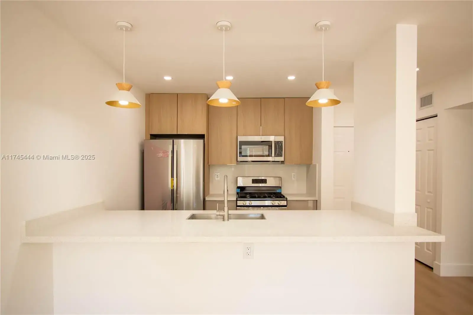 2 bedroom 2 bath Residential Lease for rent at 18101 NW 68th Ave # B210, Hialeah FL 33015